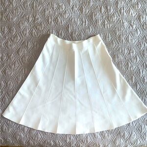 BCBG TENNIS pleated Elegant White A-Line Skirt mid thigh length high waist M